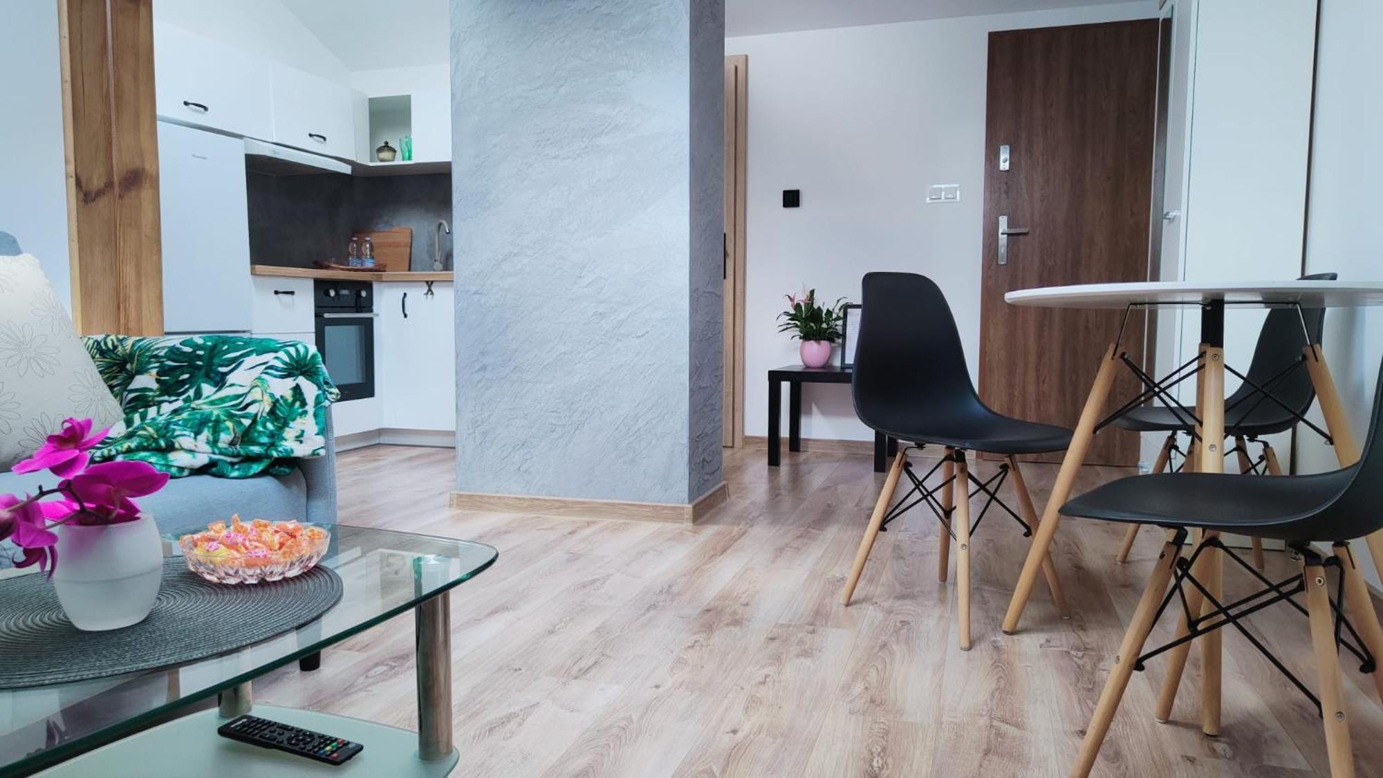 Osiedlove Poddasze Jędrzejów Exterior foto