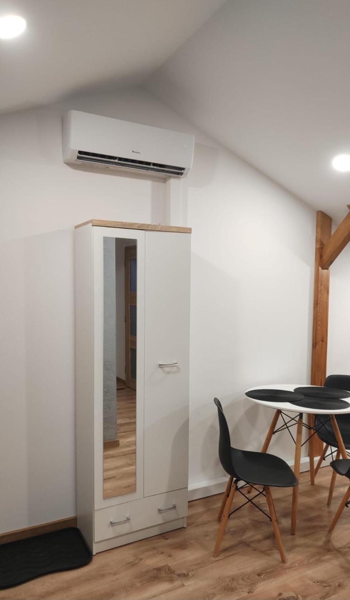 Osiedlove Poddasze Jędrzejów Exterior foto